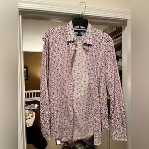 Tommy Hilfiger Men’s Long Sleeve Floral Button Down Shirt (M - New York Fit)